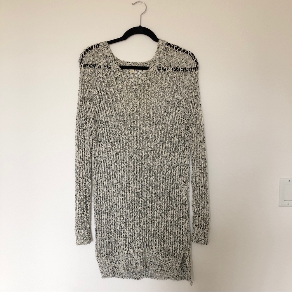 Urban Outfitters oversized sweater (L) barely worn